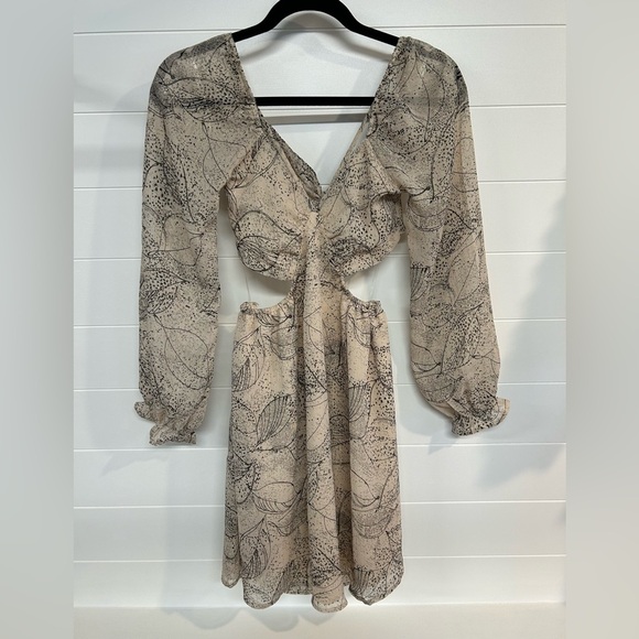 Chic Floral Cutout Dress - Picture 4 of 6